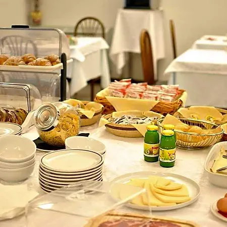 Rometta Hotel 3*